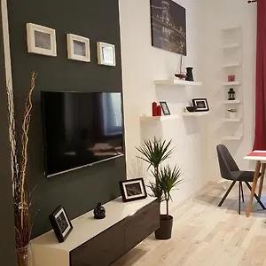 Home, Far Away From 2 Apartament Budapeszt